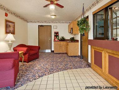 Hotel Super 8 By Wyndham Hampton Interno foto