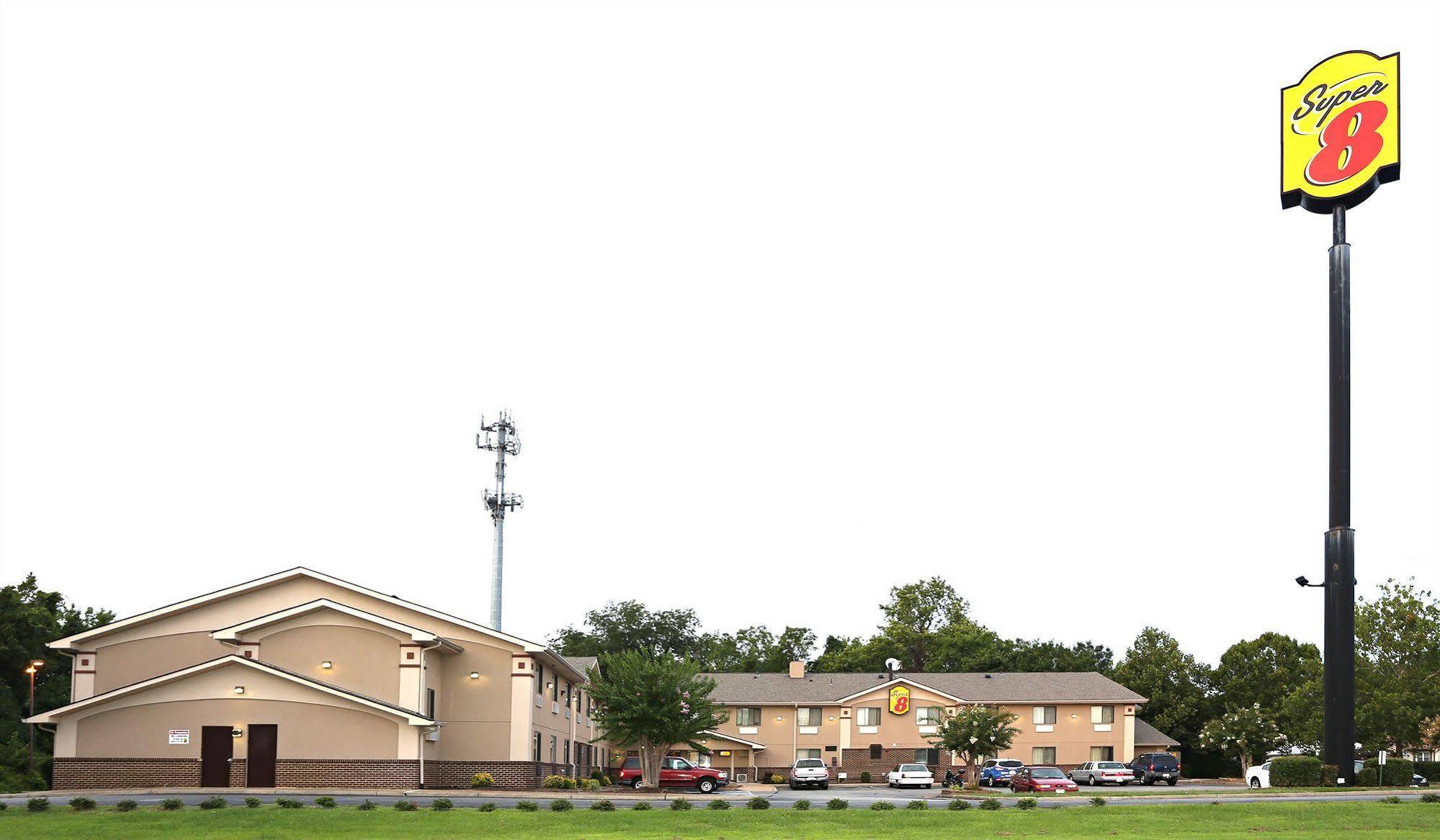 Hotel Super 8 By Wyndham Hampton Esterno foto